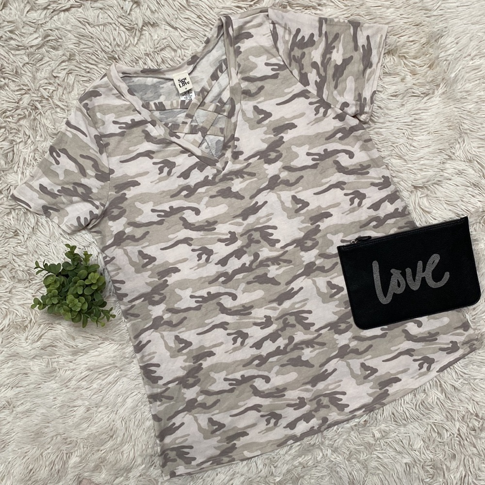 Sew In Love Crisscross V-Neck Camo Top 💗 Taupe & Gray